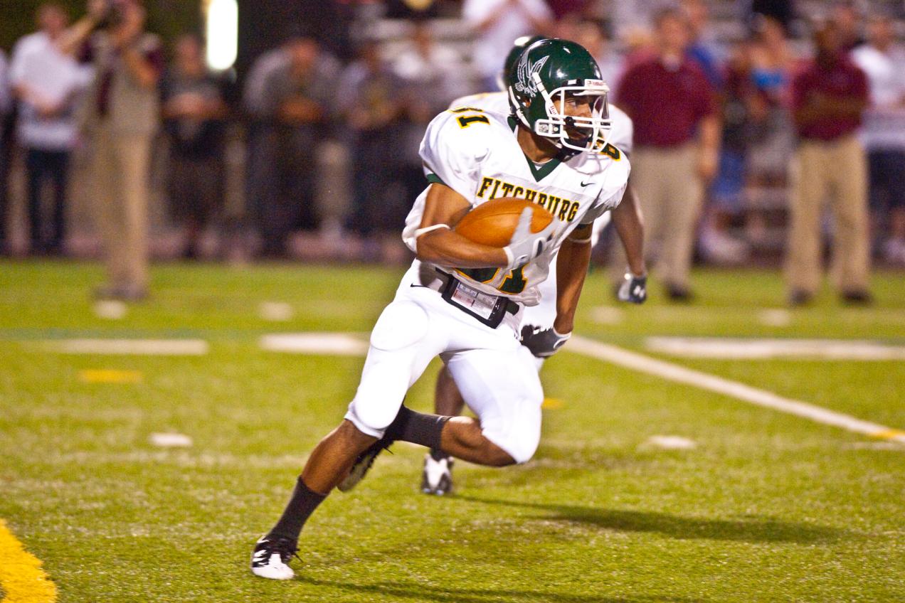 Fitchburg State Upsets Bridgewater State, 25-21