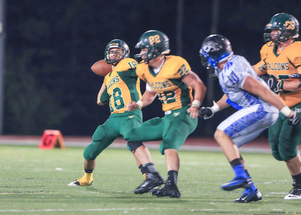 Football Collects Seven All-Conference Awards