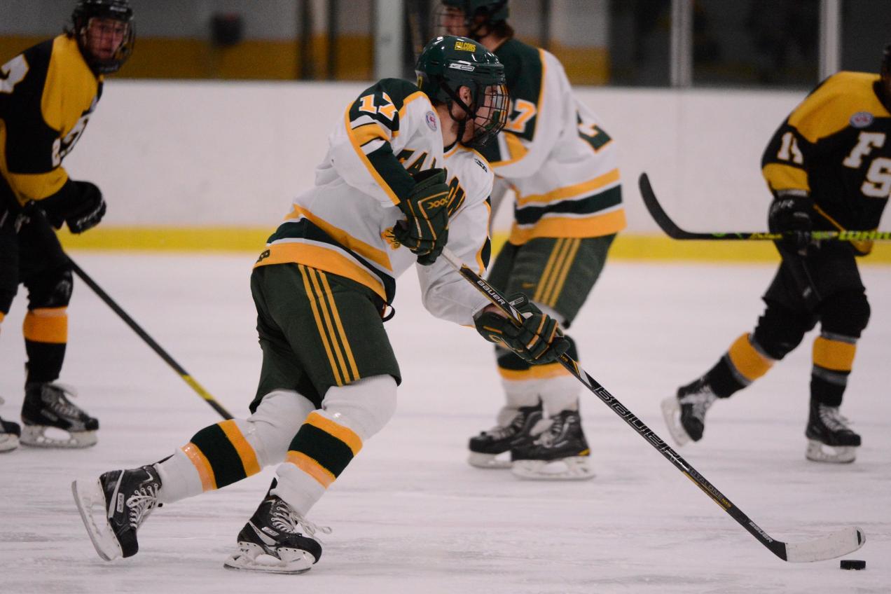 UMass Dartmouth Surges Past Fitchburg State, 7-4