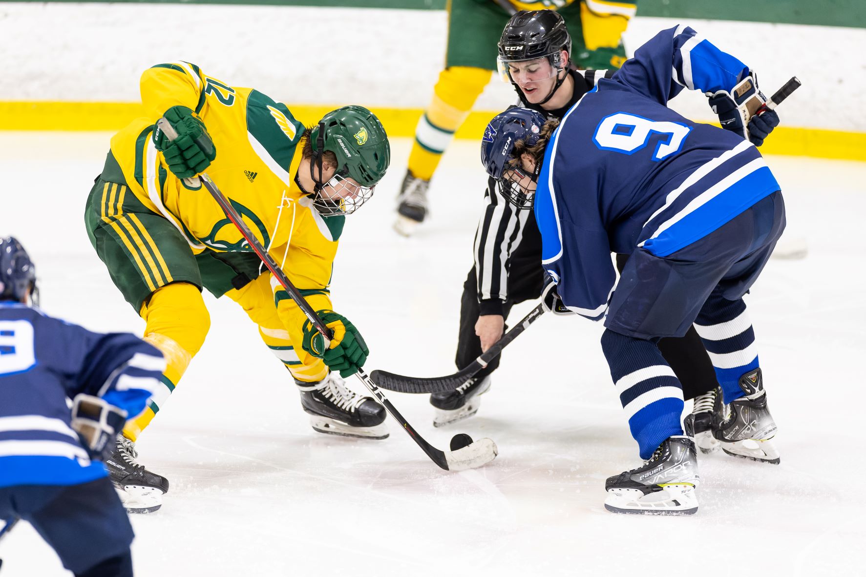 Jumbos Skate Past Falcons
