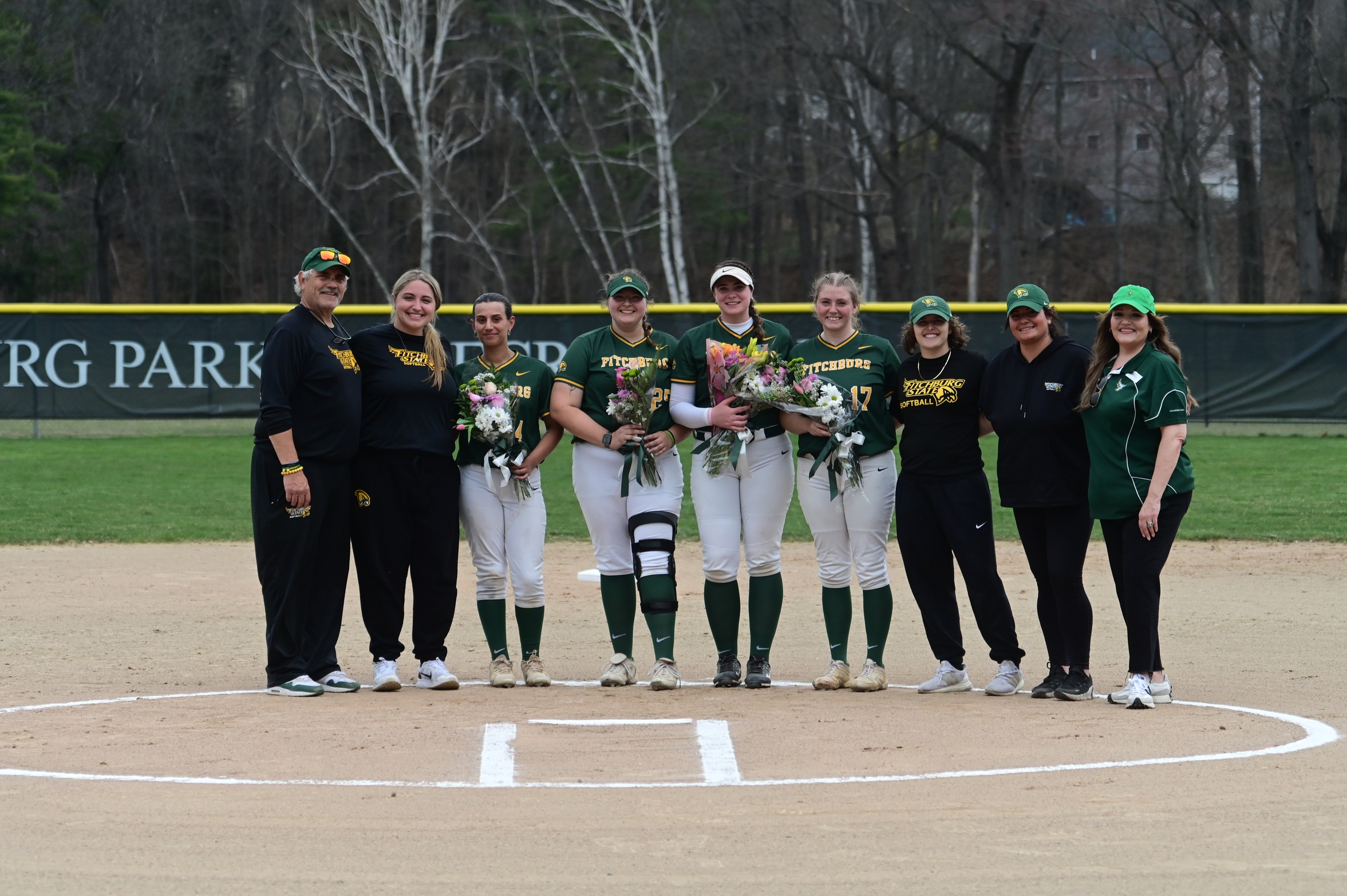 Softball Earns Split With Trailblazers On Senior Day