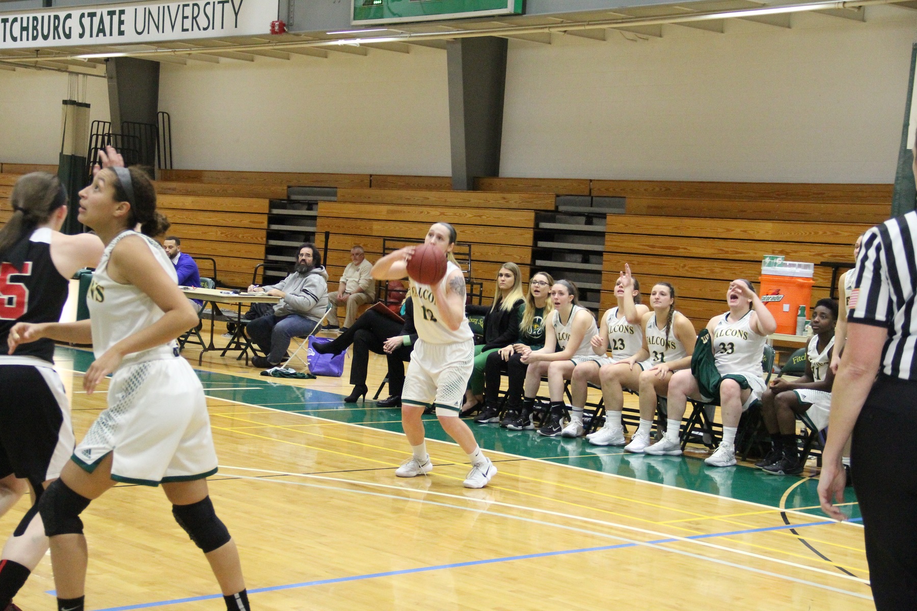 Falcons Drop Season Opener To Cougars, 79-62
