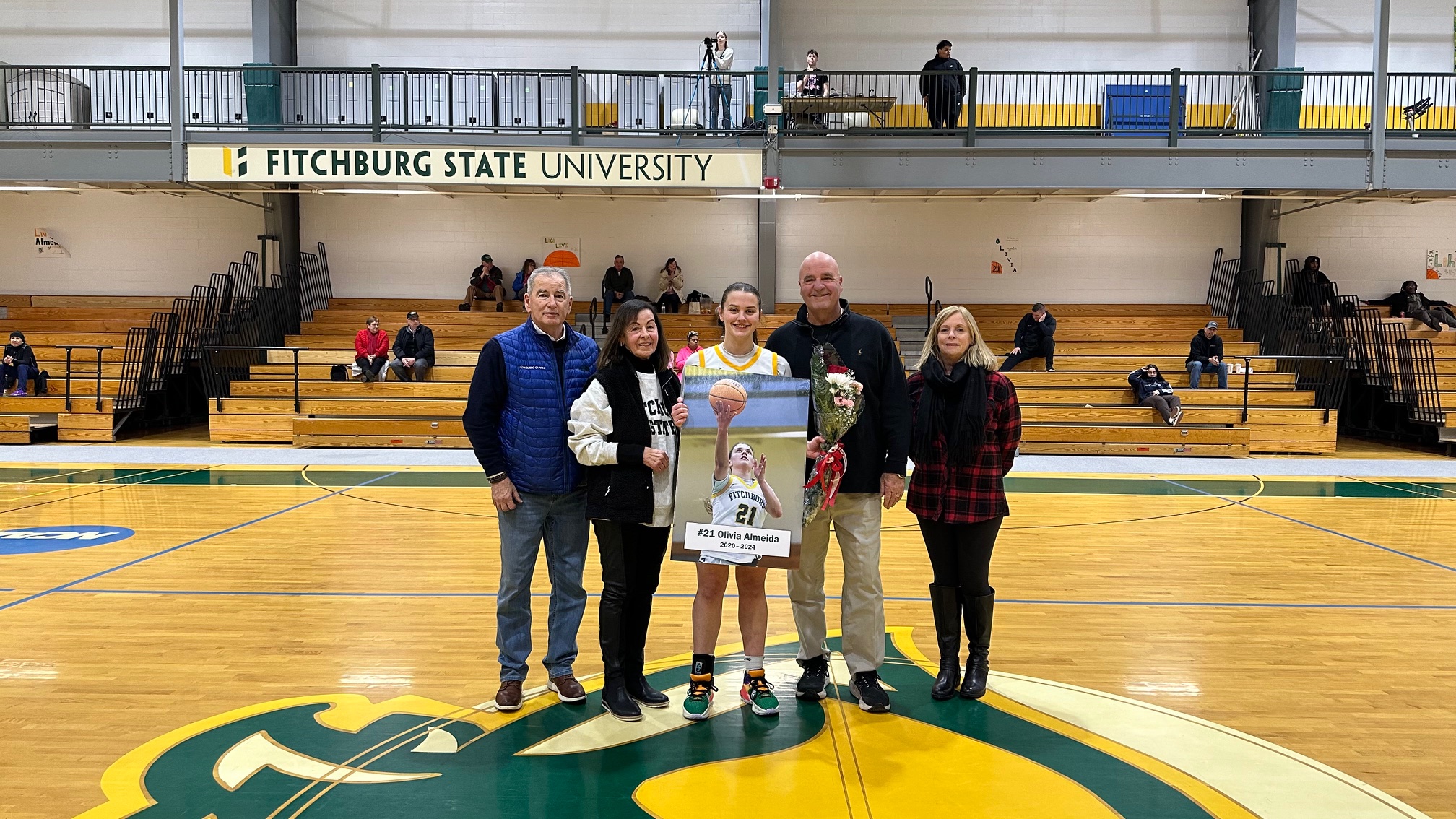 Women's Basketball Falls to Vikings on Senior Night