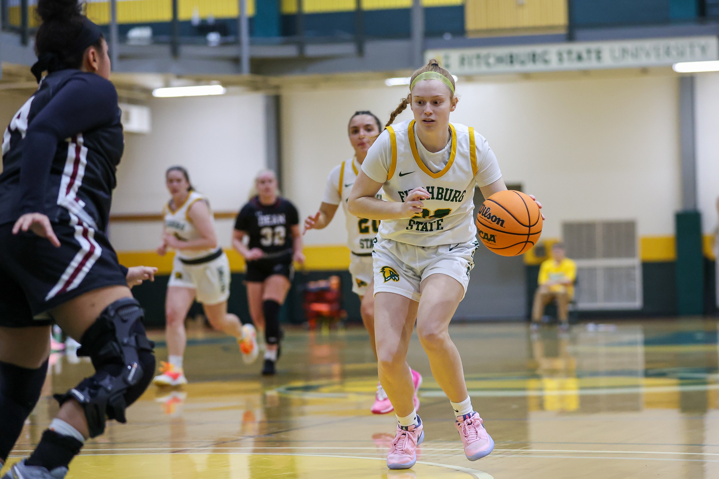 Women's Basketball Downed by Bears in Conference Action