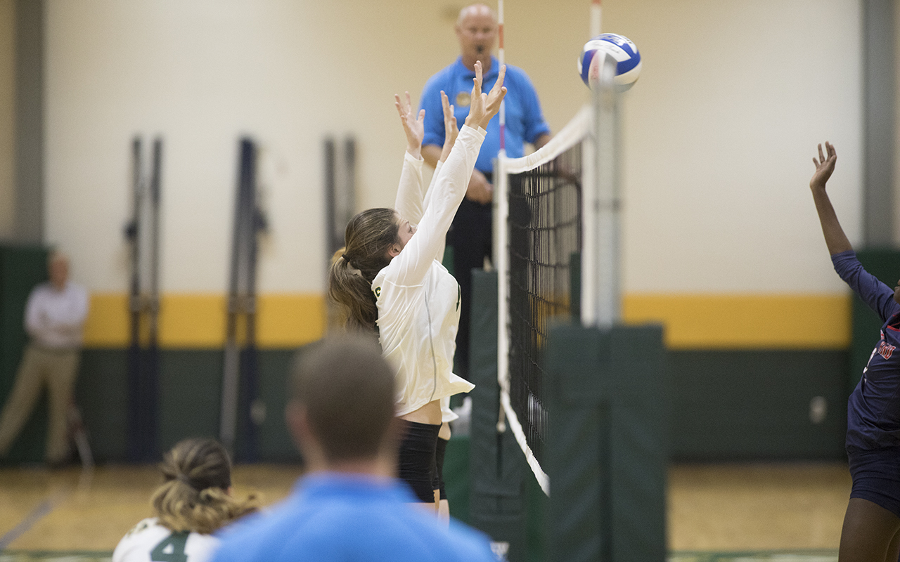 Fitchburg State Drops Non-Conference Match To New England College
